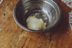 《麻薯香芋蛋黄酥》最简单的包酥法的做法 步骤8
