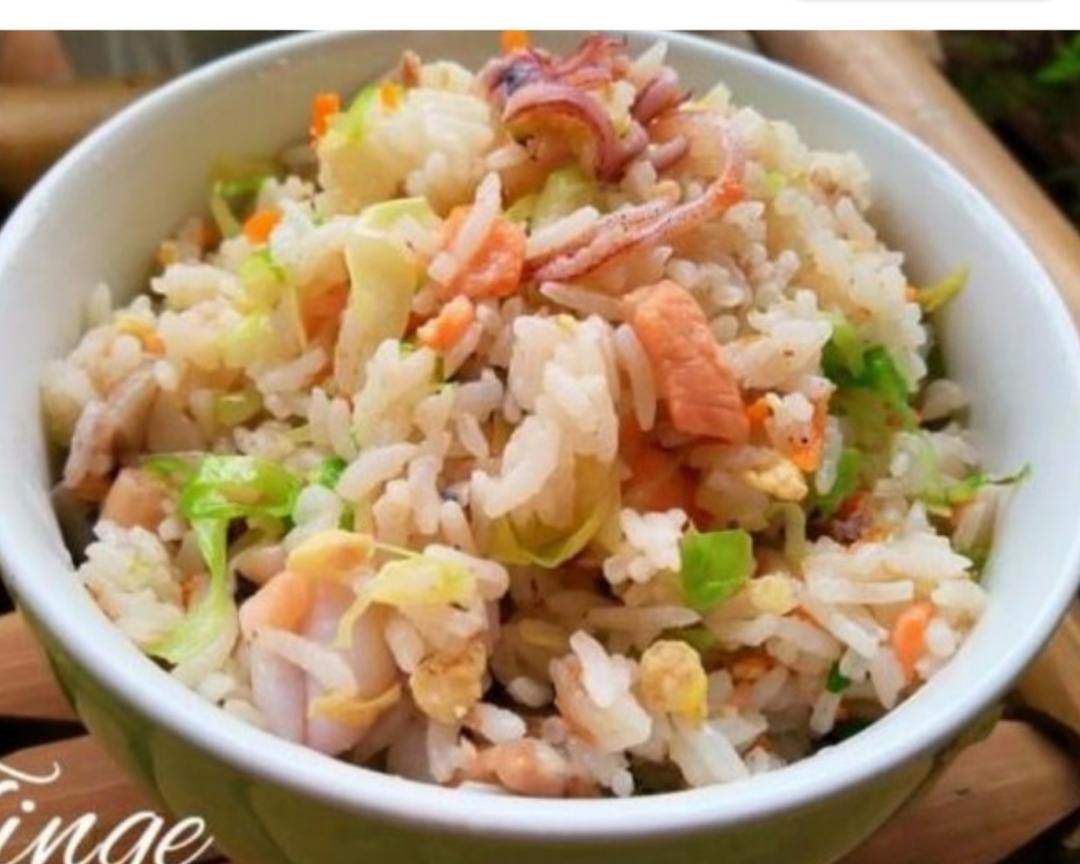 三文鱼海鲜炒饭