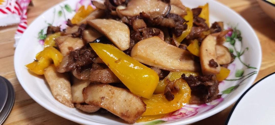 杏鲍菇炒肉片