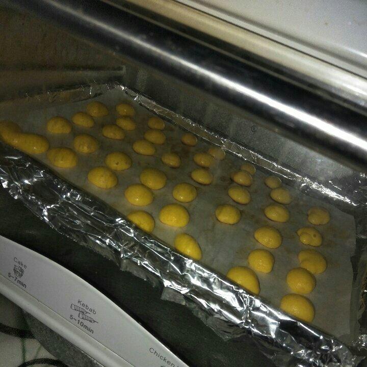入口即化的无添加蛋黄溶豆