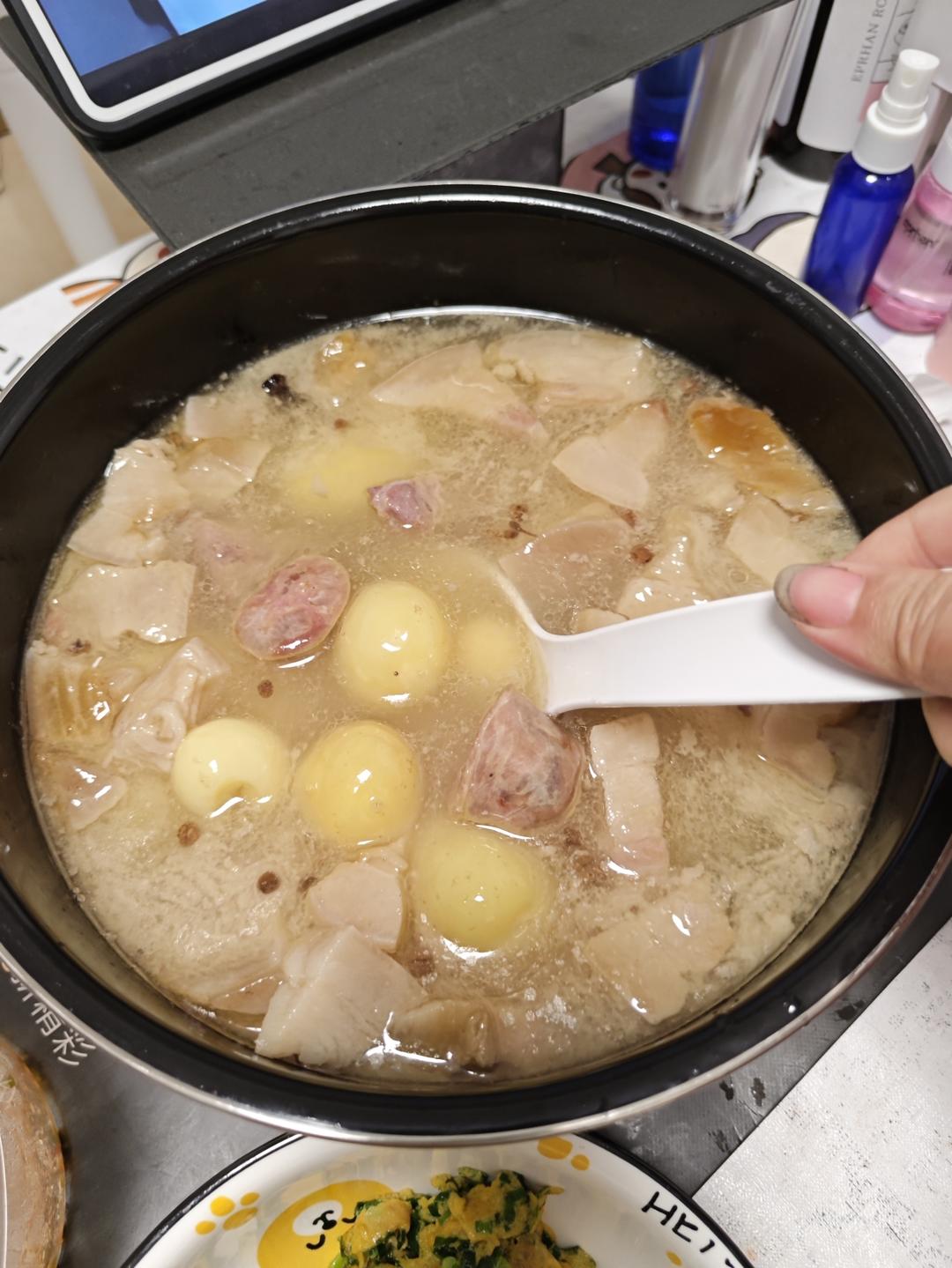 腊肉炖小土豆