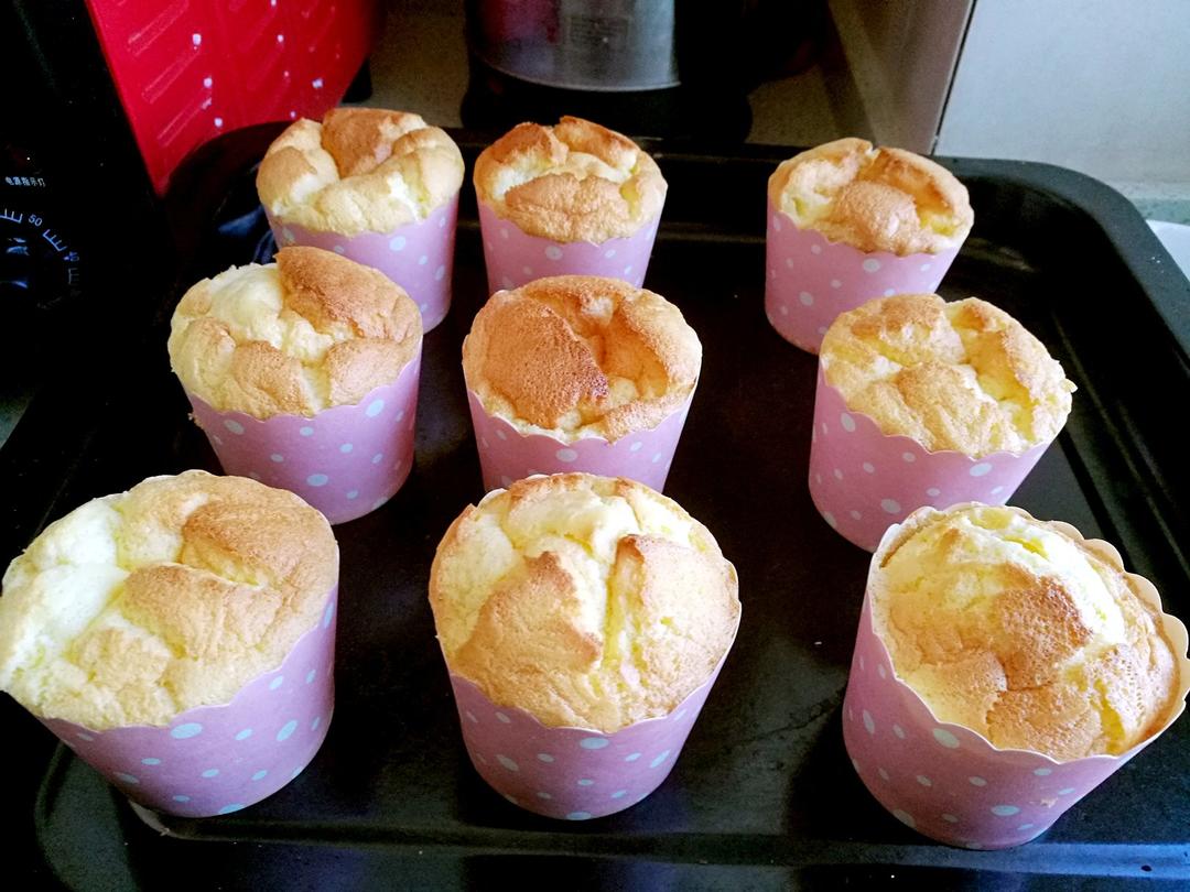 棉花纸杯蛋糕