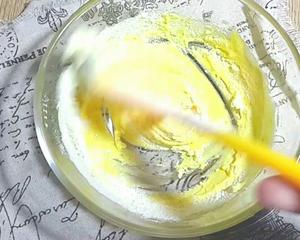 蛋黄溶豆的做法 步骤4
