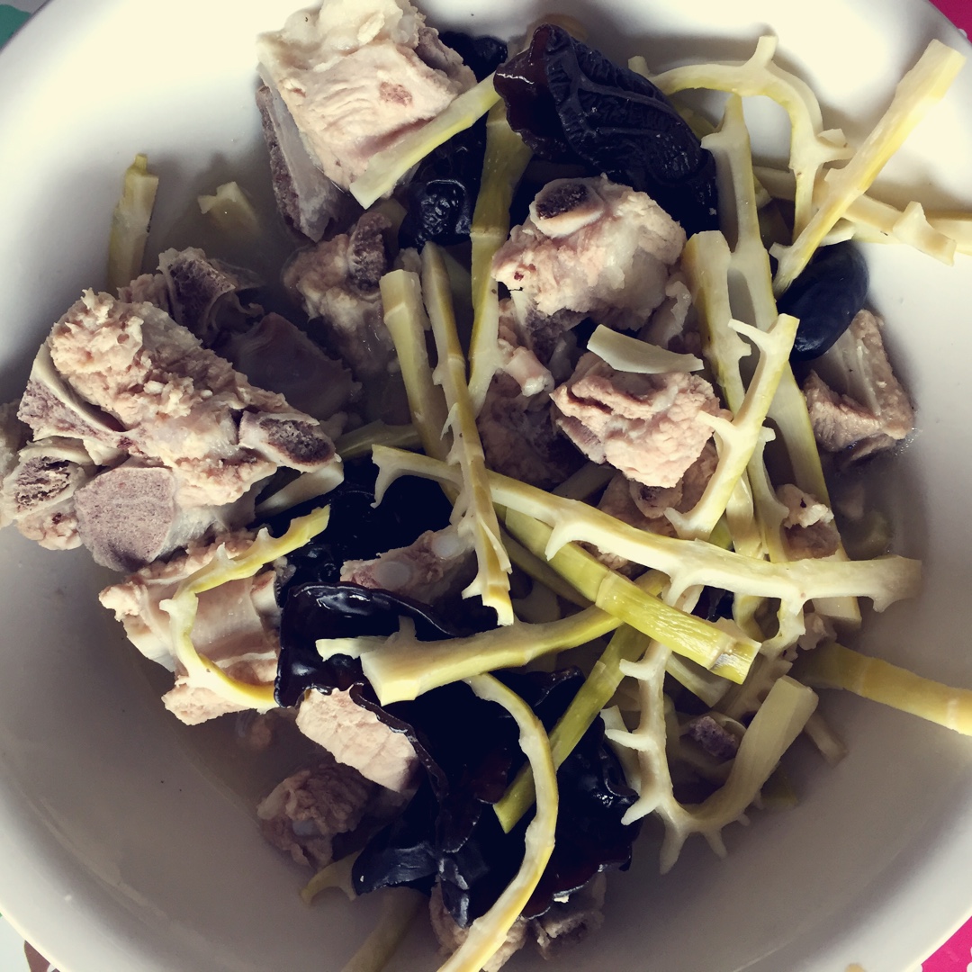 [VK·私房]香菇笋尖炖小排骨