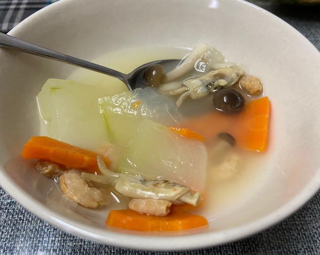 胡萝卜菌菇蛏干冬瓜汤的做法