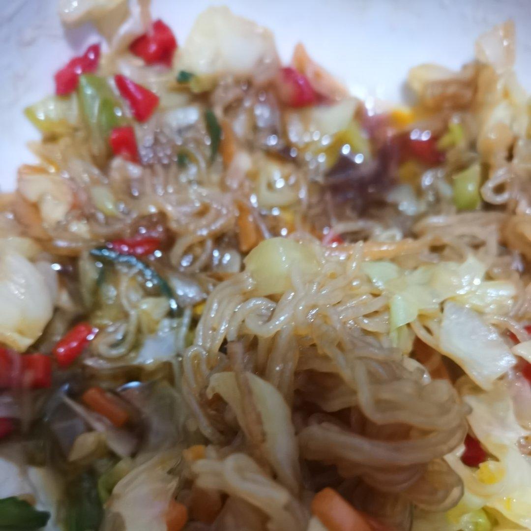 最近爱吃粉丝粉条～包菜炒粉丝