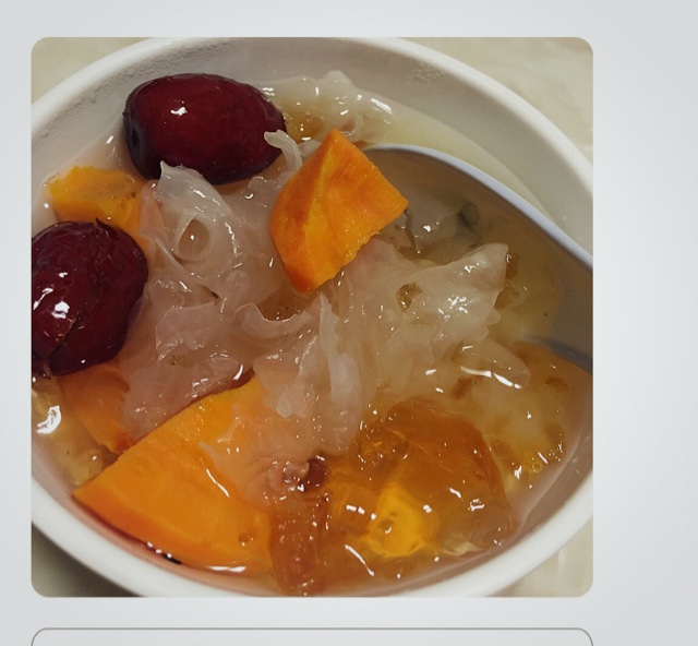 桃胶炖银耳