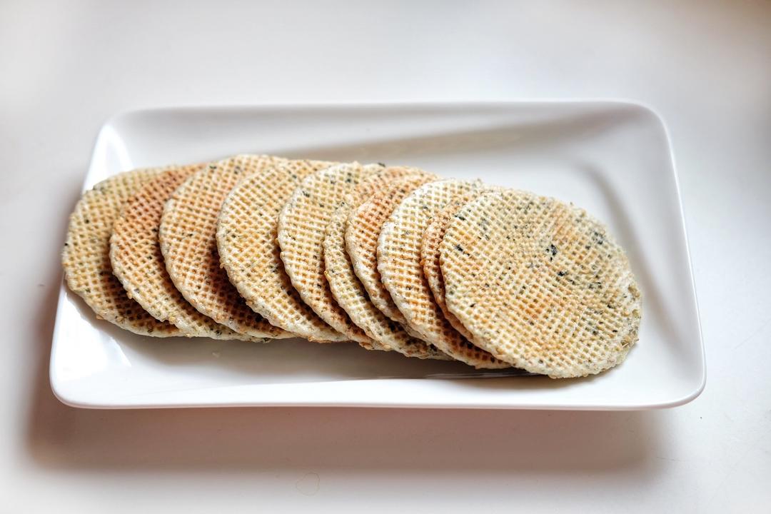 月儿圆滚滚做的快手无奶无蛋 | 芝麻薄脆饼