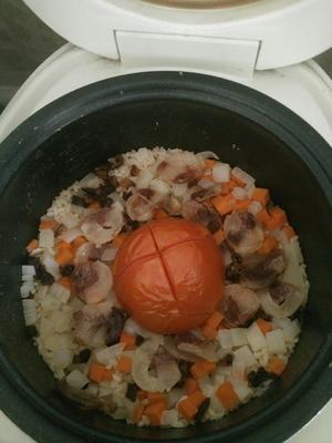 一个番茄饭（香肠，土豆，洋葱，胡萝卜，香菇版）的做法 步骤4