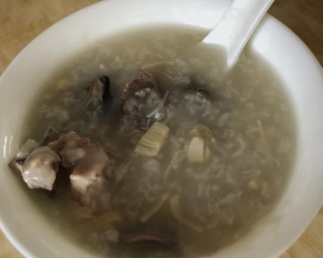 瑶柱蚝豉猪骨粥（懒人版）的做法