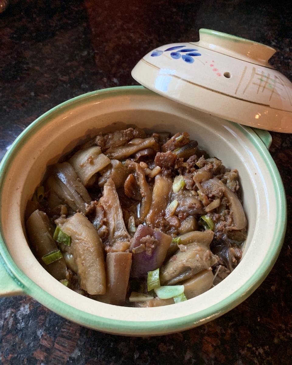 咸鱼肉末茄子煲