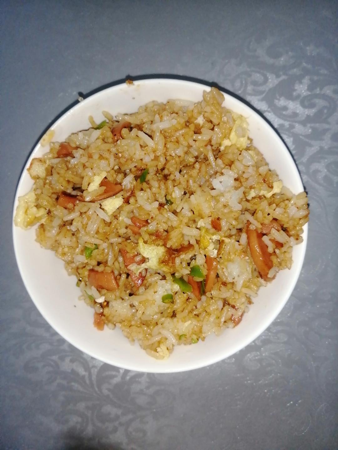 超级好吃的酱油火腿蛋炒饭！
