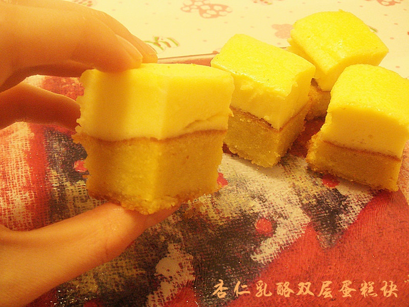 杏仁乳酪双层蛋糕块