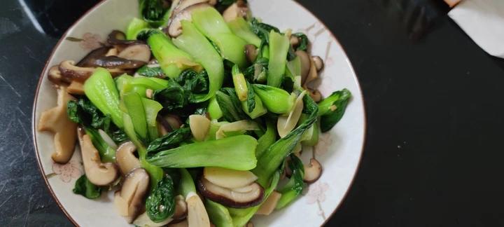 比肉还好吃的——蚝油香菇油菜