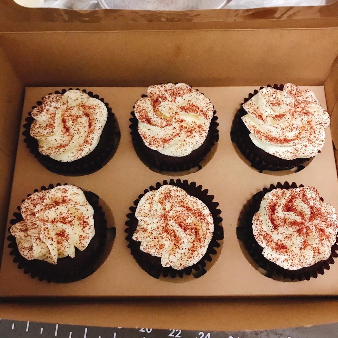 传统红丝绒杯子蛋糕（极软无泡打粉）Red velvet cupcake