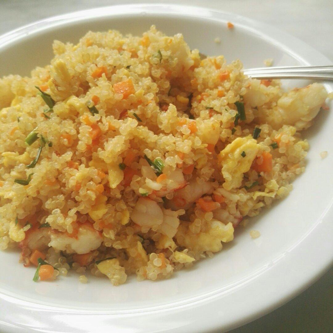 葱香鸡肉藜麦蛋炒饭