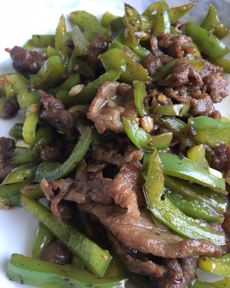 蚝油牛肉炒青椒