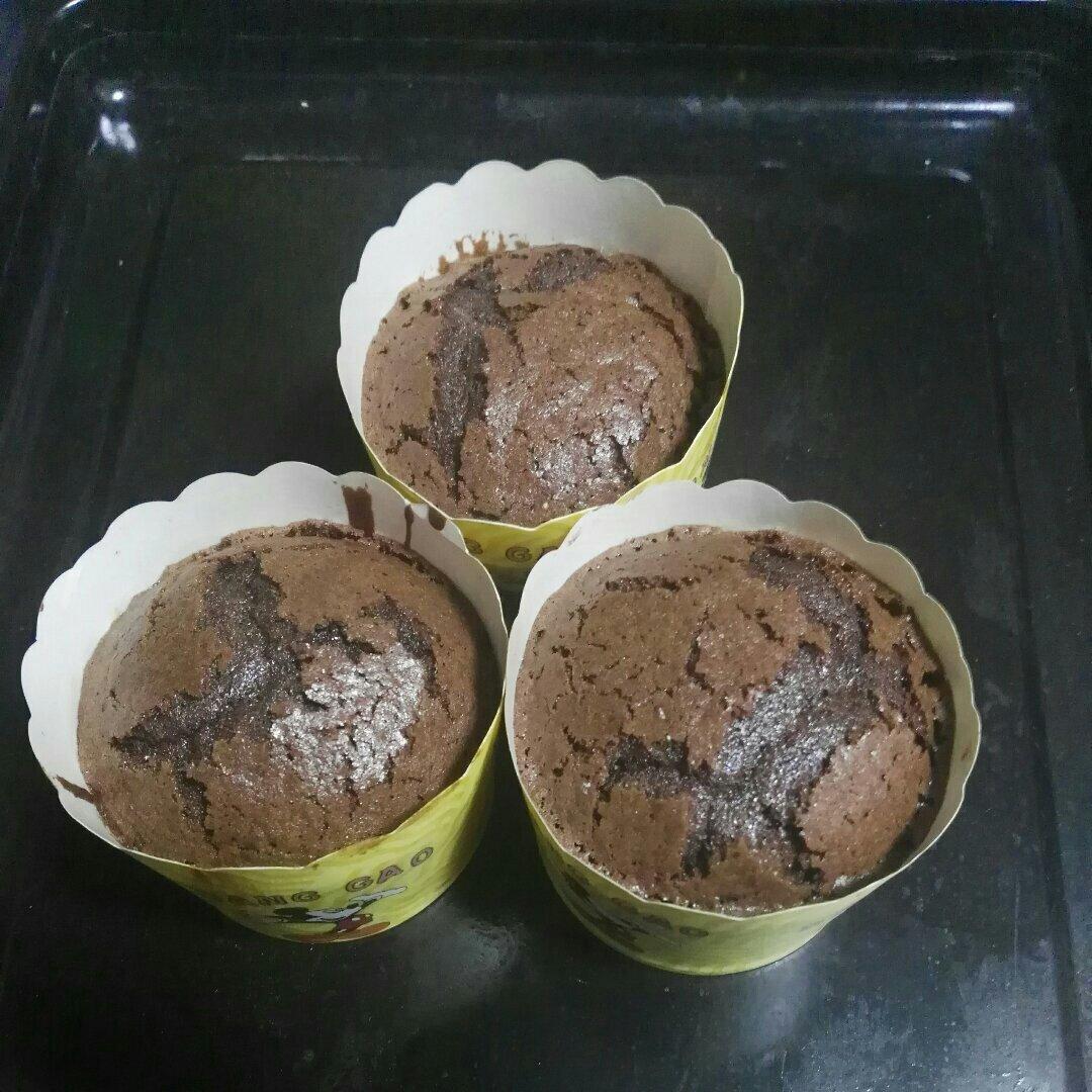巧克力纸杯戚风蛋糕