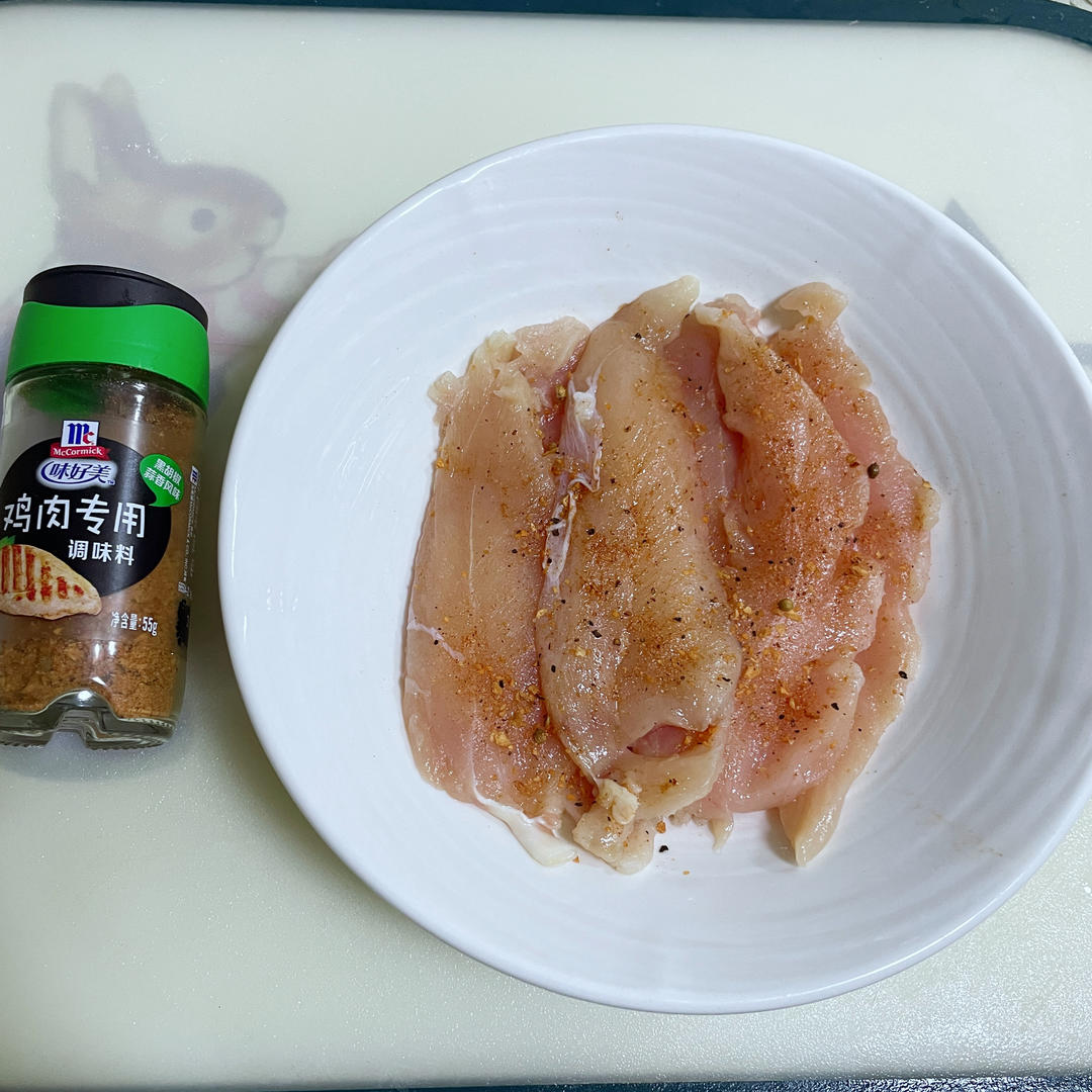 黑胡椒蒜香风味鸡肉卷饼的做法 步骤3