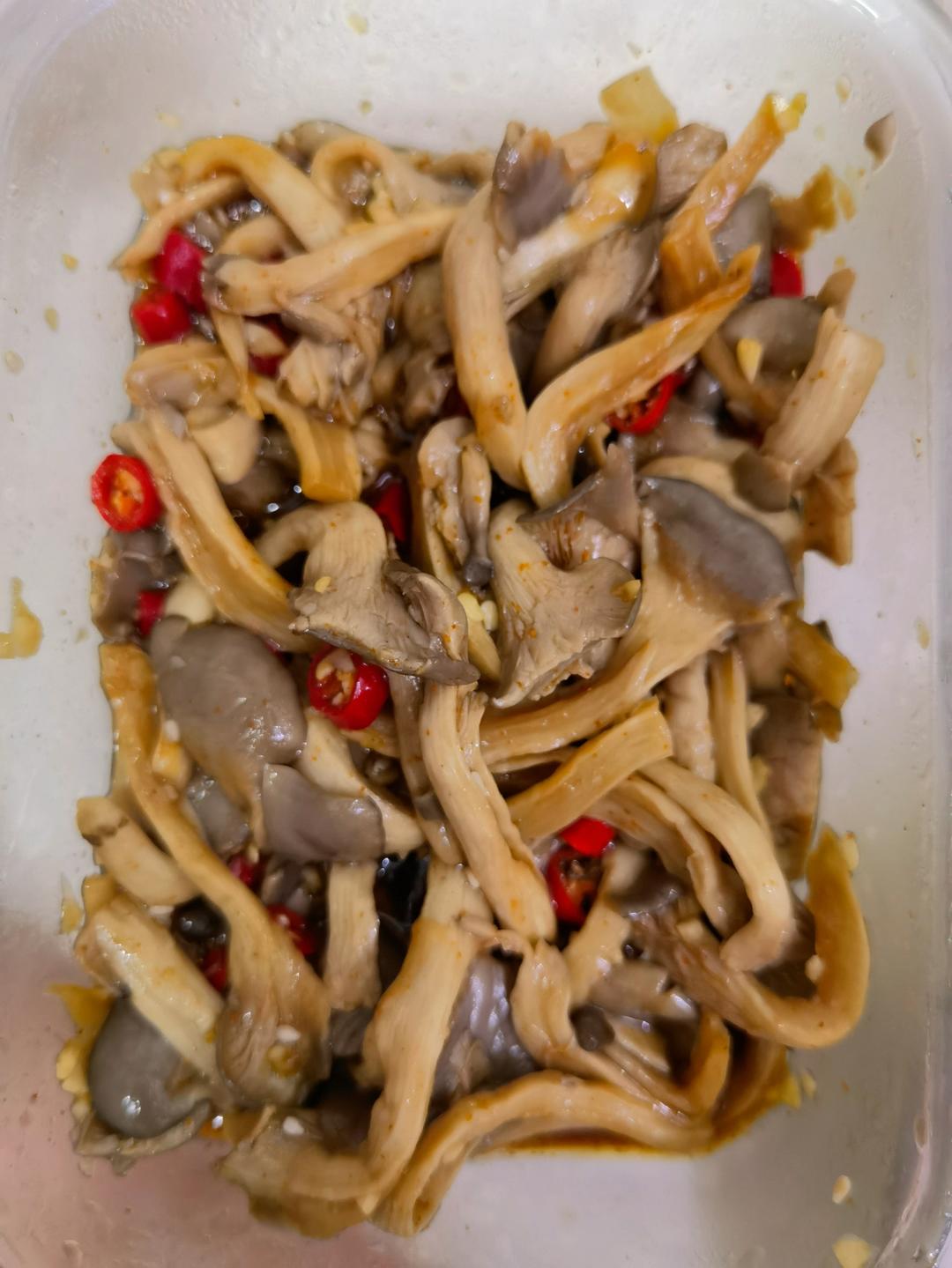 拌一盘光一盘‼️好吃到无法停下来的节奏😋😋凉拌平菇