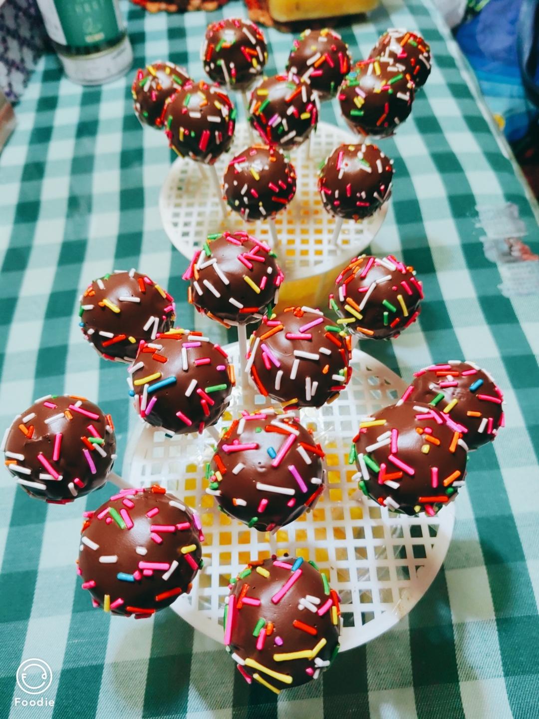 巧克力棒棒糖蛋糕胚（Fudgy cake pops）