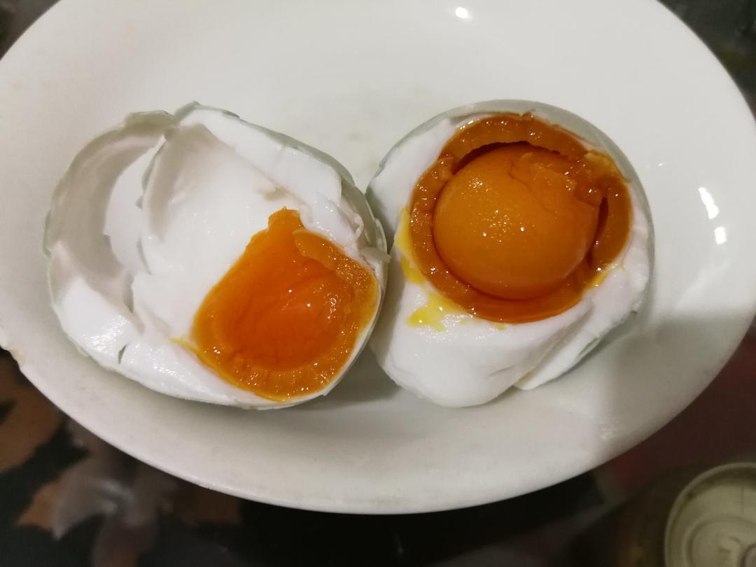 自制咸蛋： 100%出油起沙的咸蛋