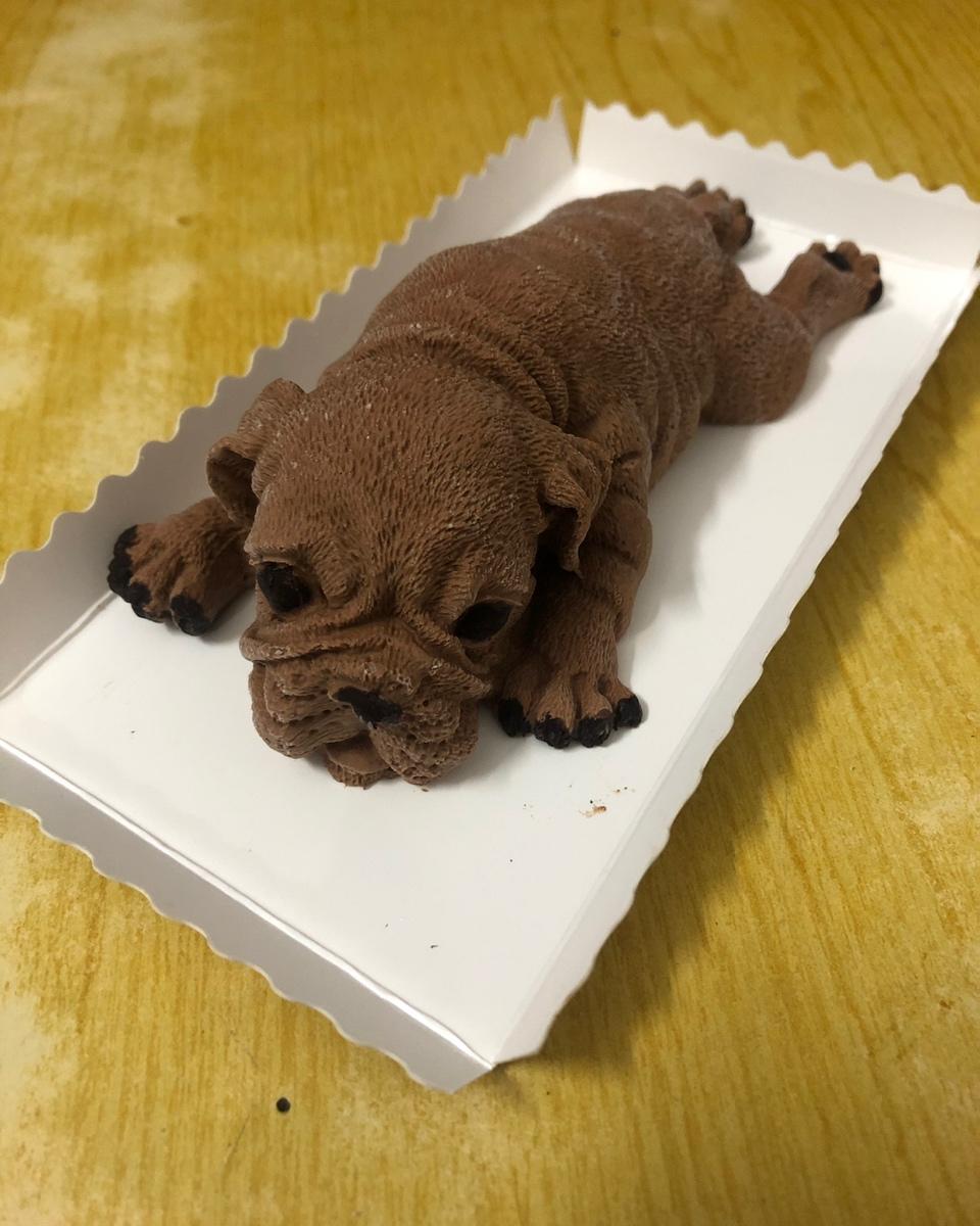 雪中的黎做的网红沙皮狗慕斯蛋糕