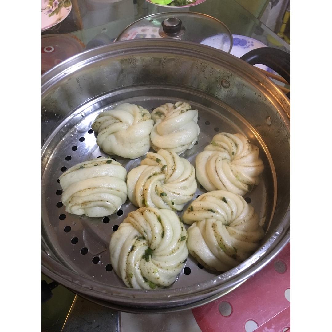 葱油花卷 Steamed Roll