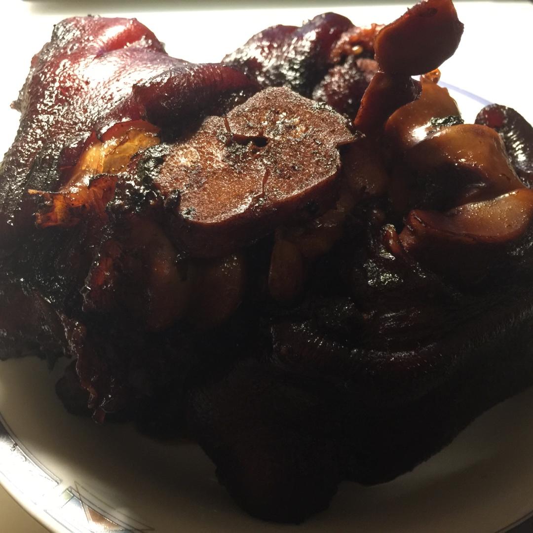 美味的家常菜：红烧猪蹄