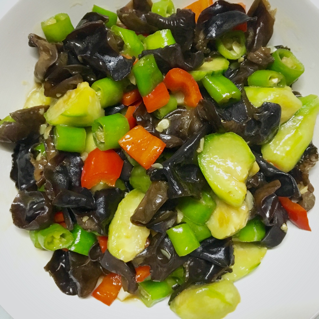青红椒木耳蚝油炒丝瓜