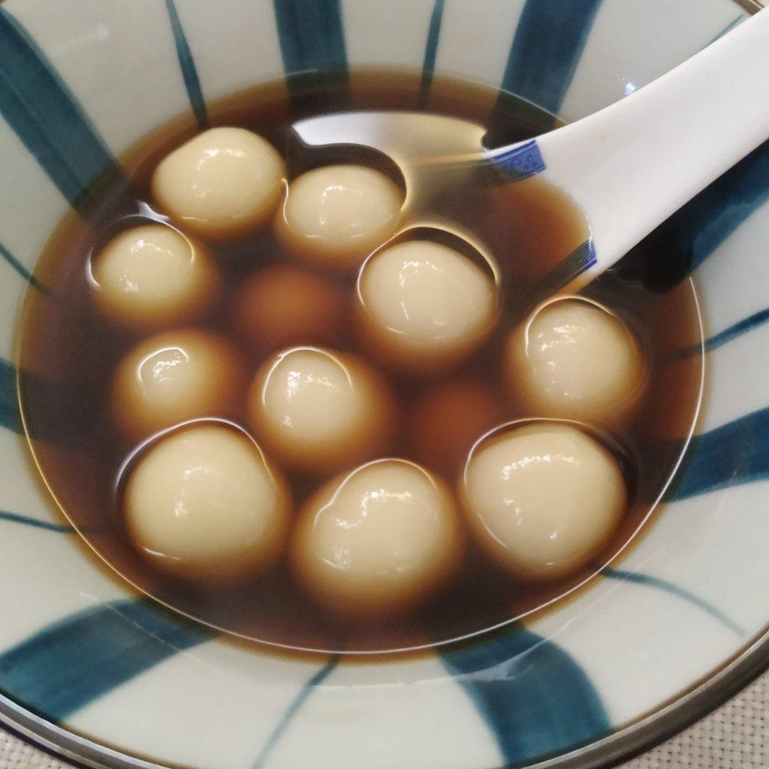 美食在厨房里做的红糖椰汁年糕&流沙黑芝麻汤圆&心太软