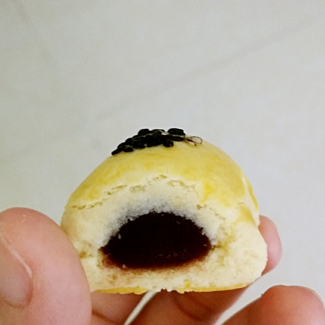 一口豆沙酥