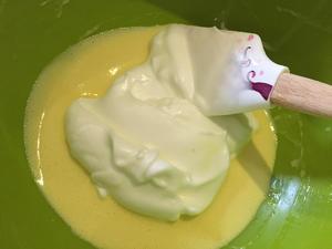 无油酸奶奶油戚风卷～家常版的做法 步骤8