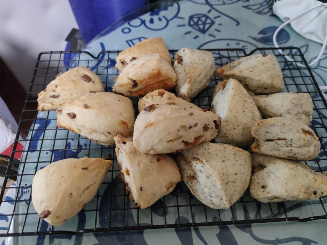 湿润蓬松口感的淡奶油司康