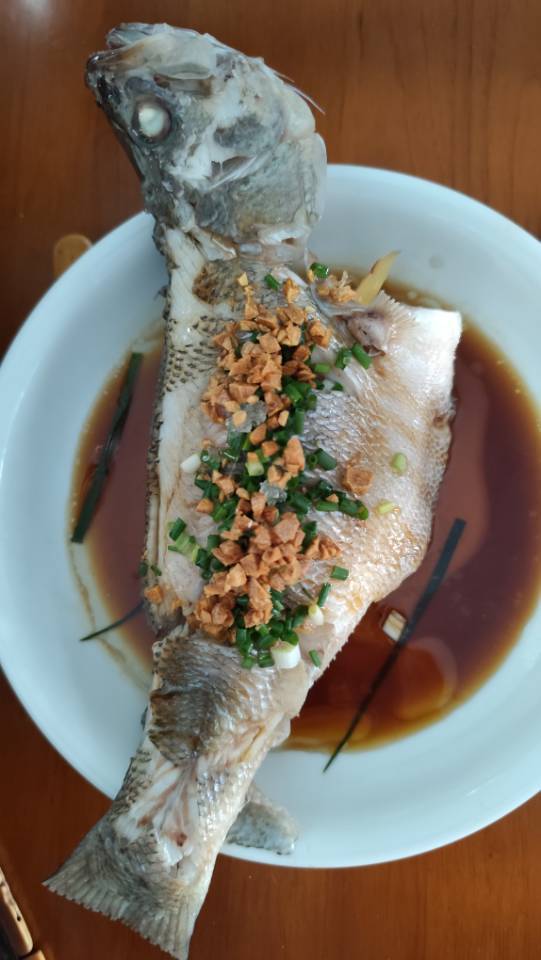 蒸鲈鱼