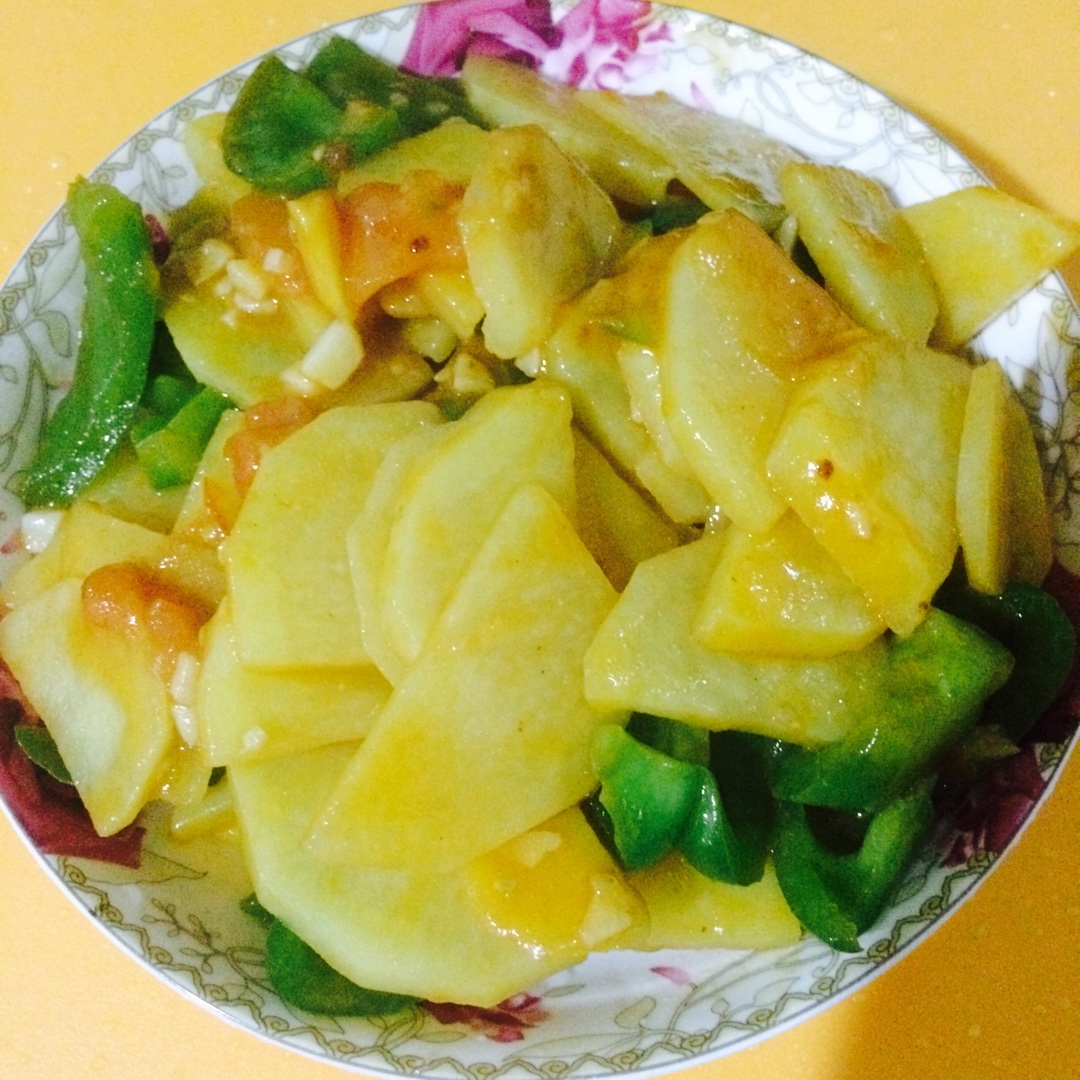 青椒番茄土豆片