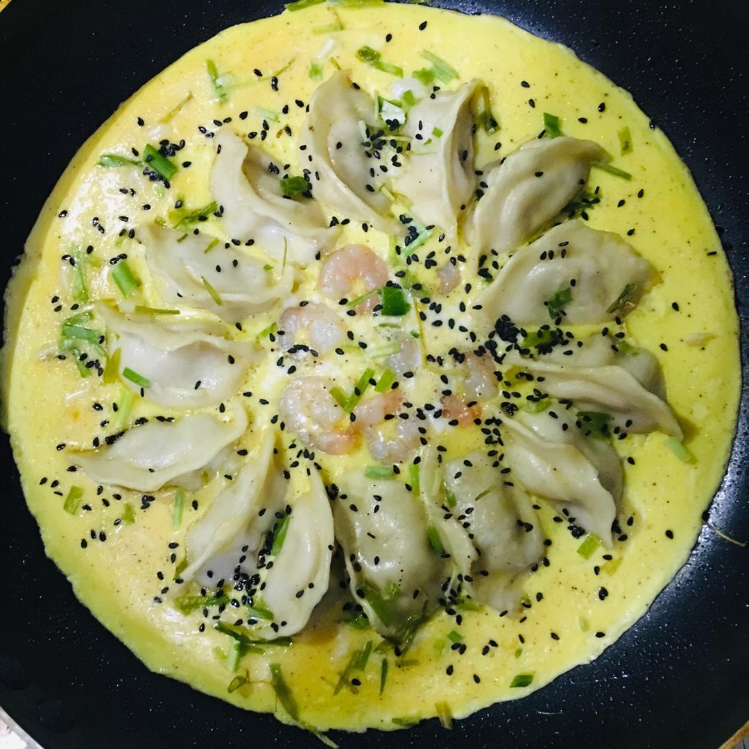 大虾鸡蛋抱饺子😂