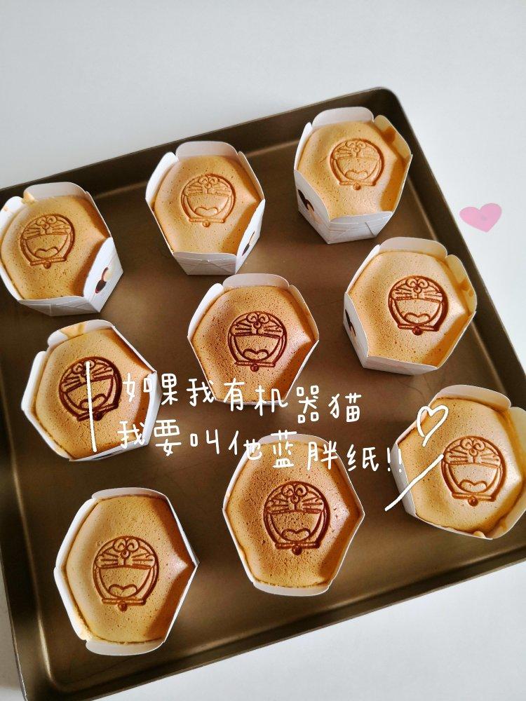 软萌软萌的古早味纸杯蛋糕