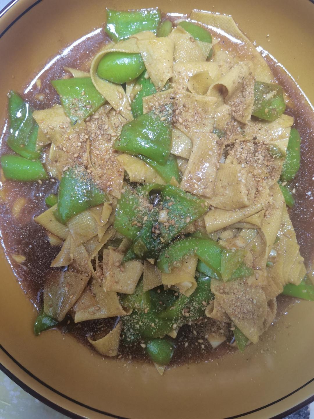 不用厨艺的尖椒干豆腐