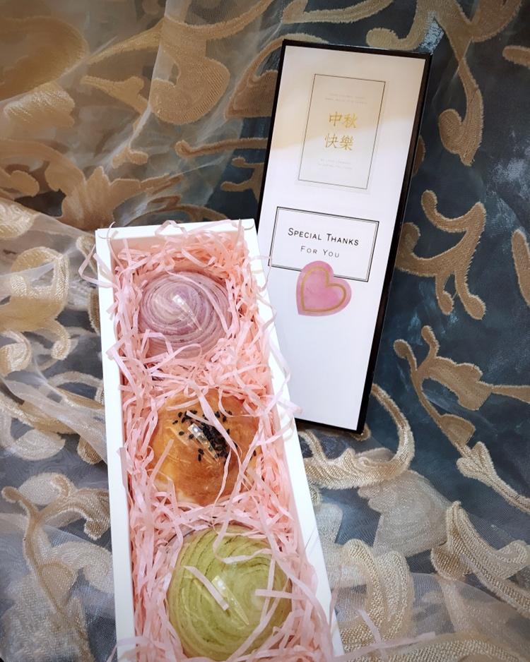 蛋黄酥~紫薯、抹茶、原味~花好月圆，中秋快乐~内附一次做六色蛋黄酥方法~