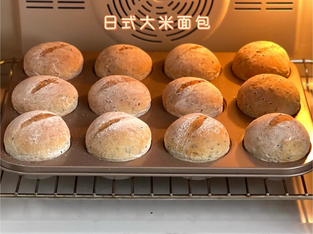 黑芝麻大米面包球
