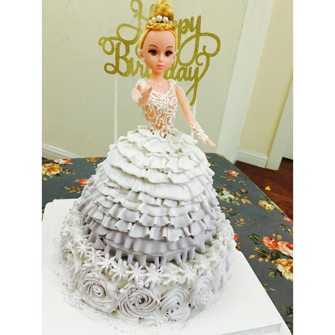 梦幻时尚的芭比蛋糕