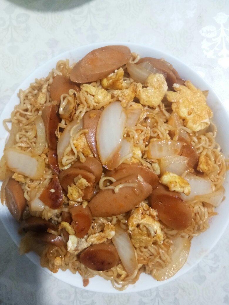 路边摊风味炒方便面
