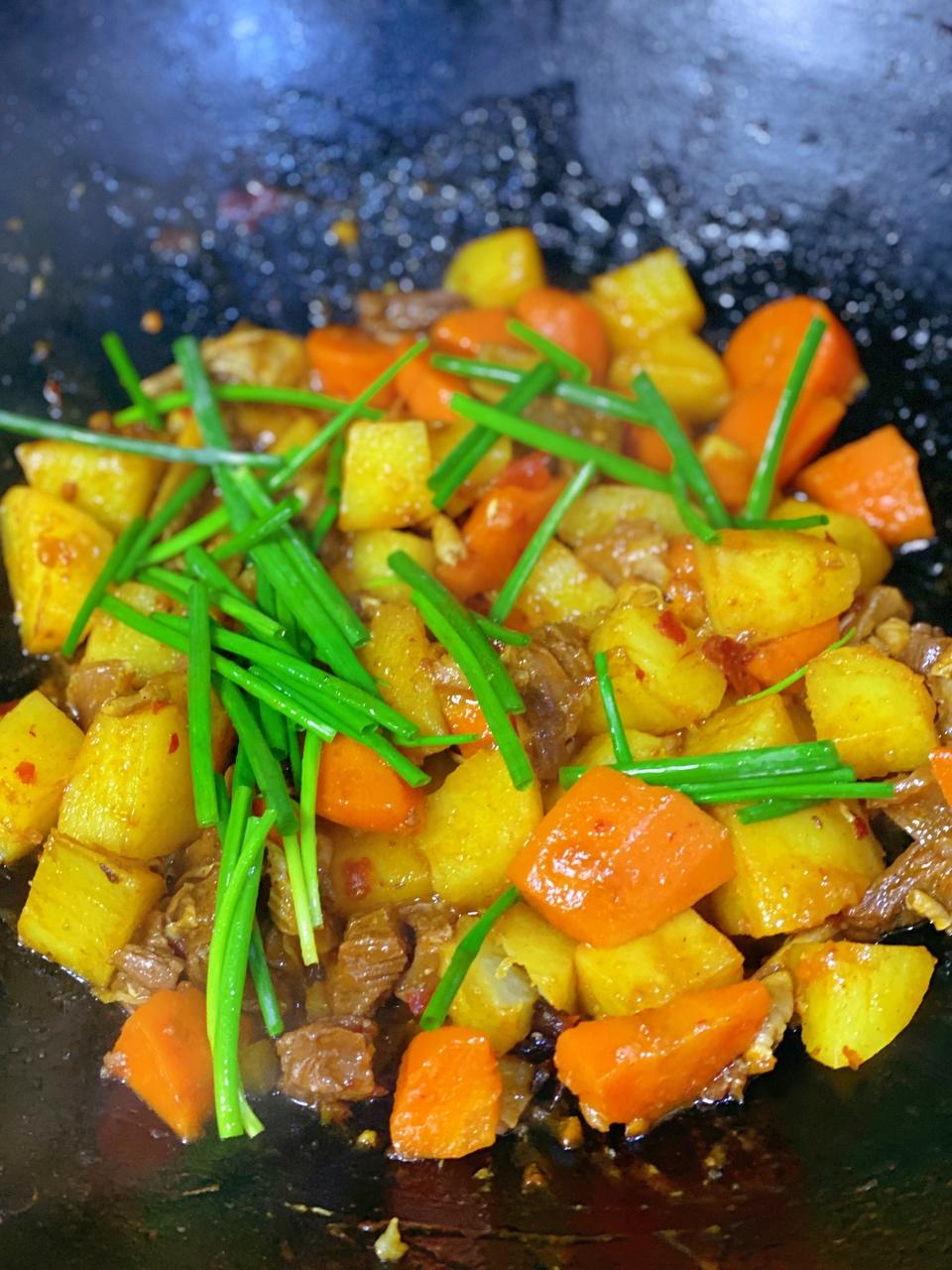 土豆焖牛腩（下饭、简单家常菜）