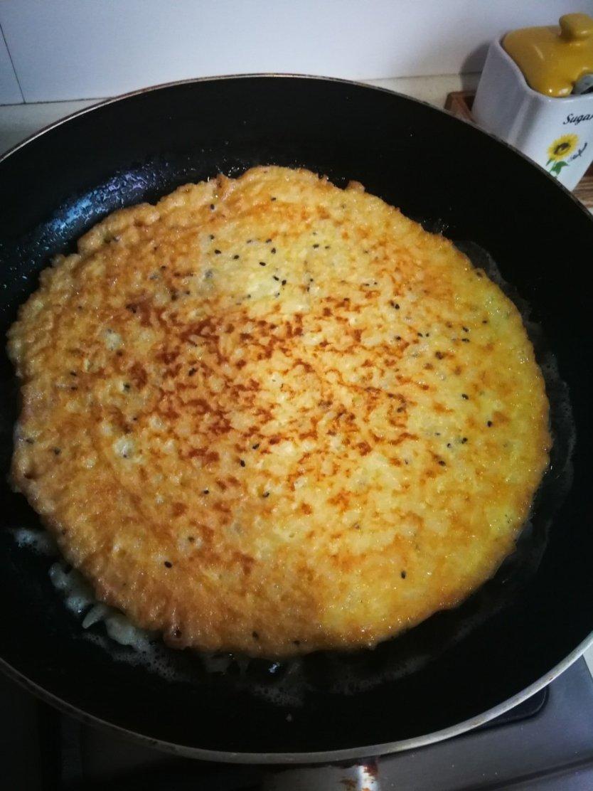 剩米饭的一百种吃法之米饭鸡蛋饼