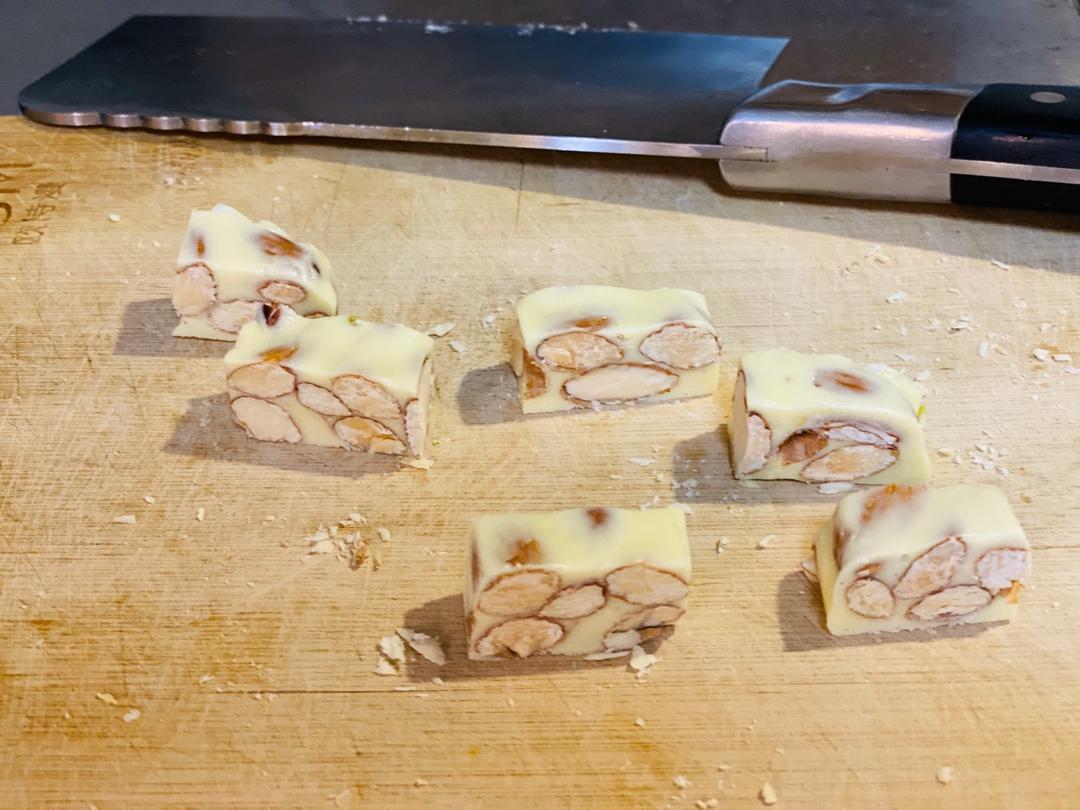 牛轧糖 牛扎糖不甜