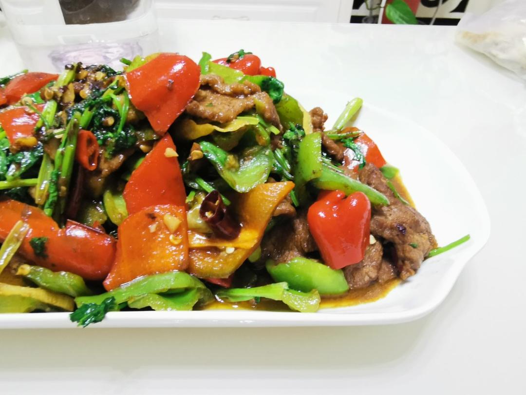 【小高姐】青椒牛肉 如何炒出嫩滑的牛肉