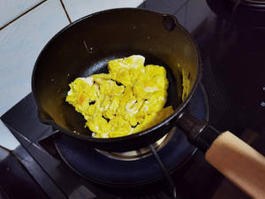 莴笋炒鸡蛋的做法 步骤7