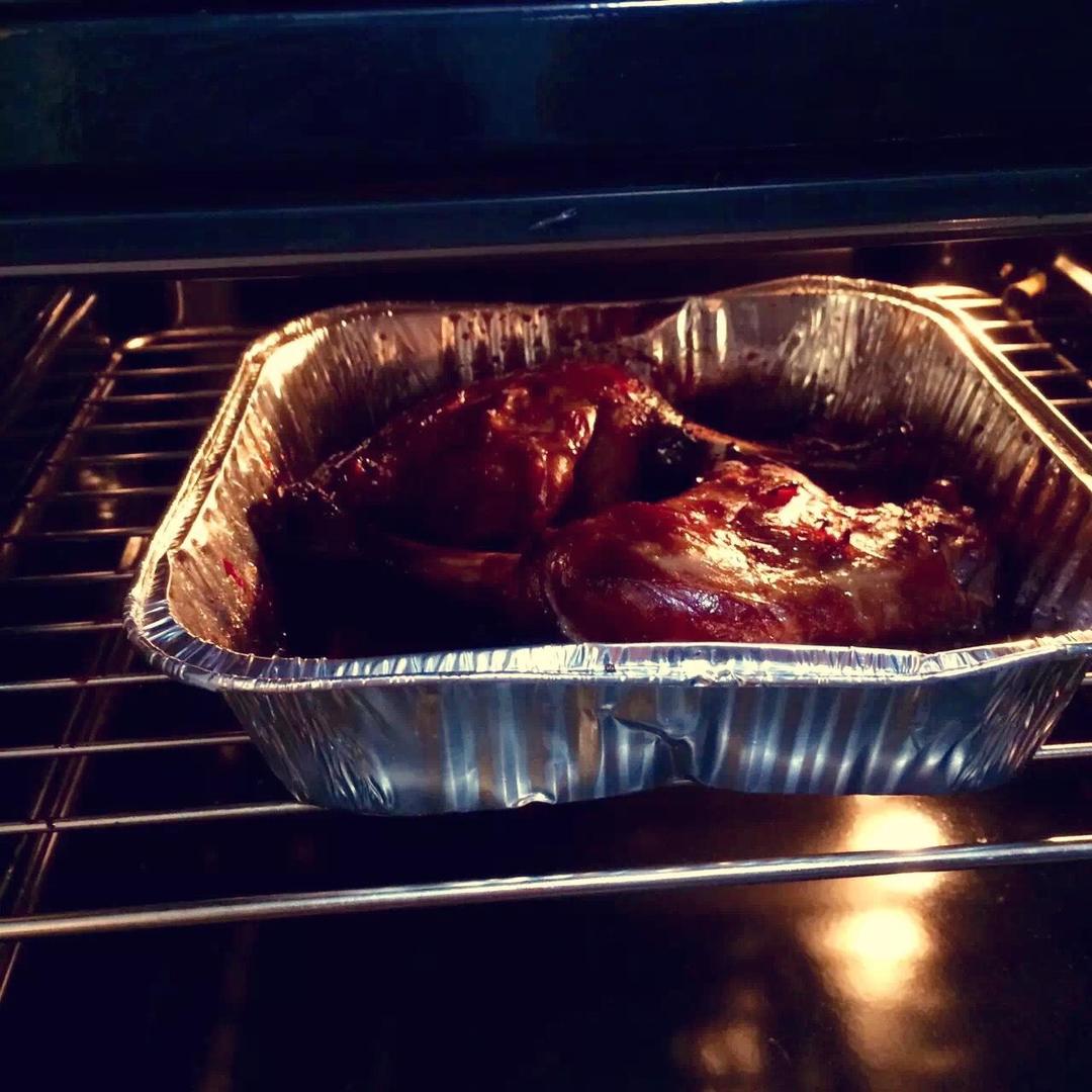 蜜汁烤鸭腿的做法