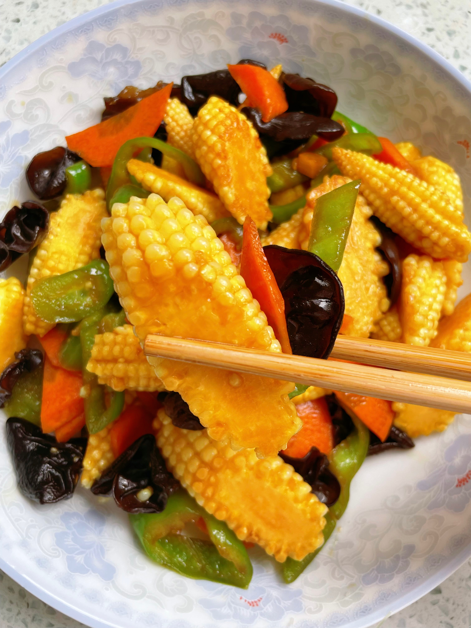 玉米笋炒时蔬，给夏天来点鲜脆！
